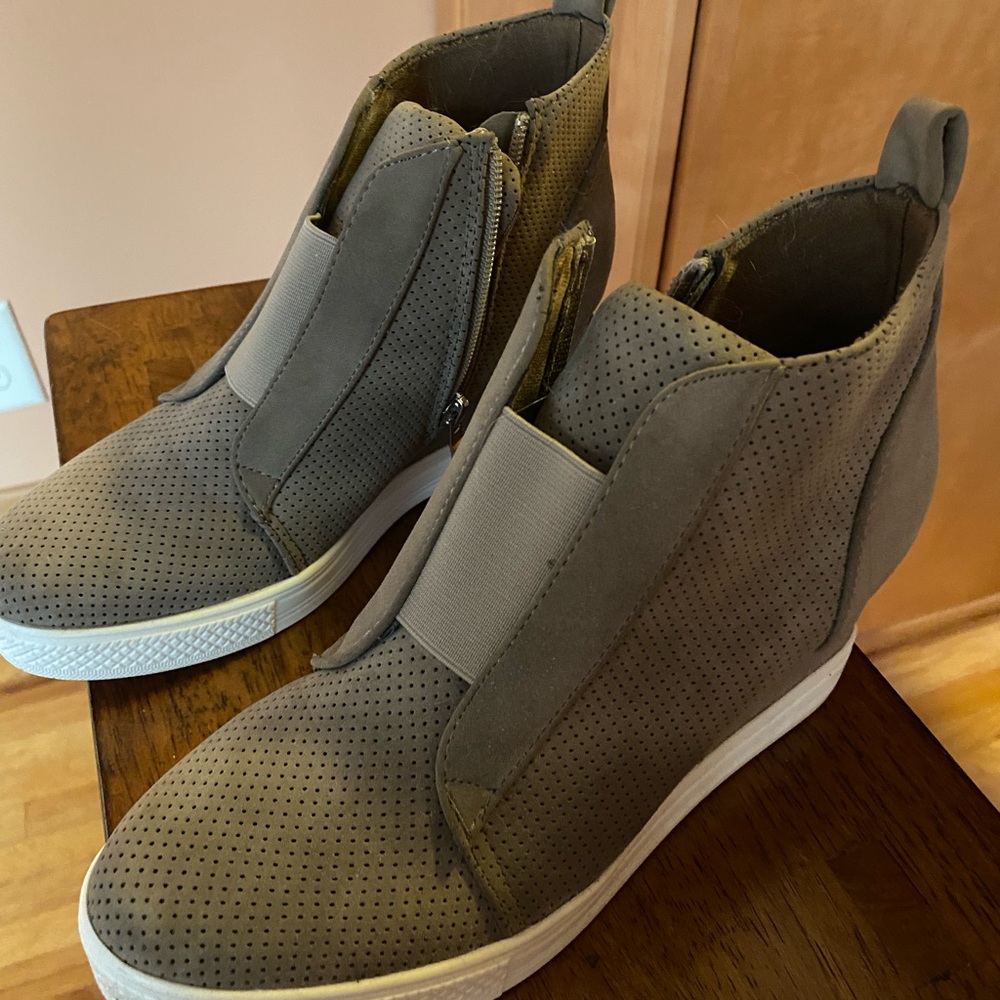 Ccocci Zoey Wedgie Booties.